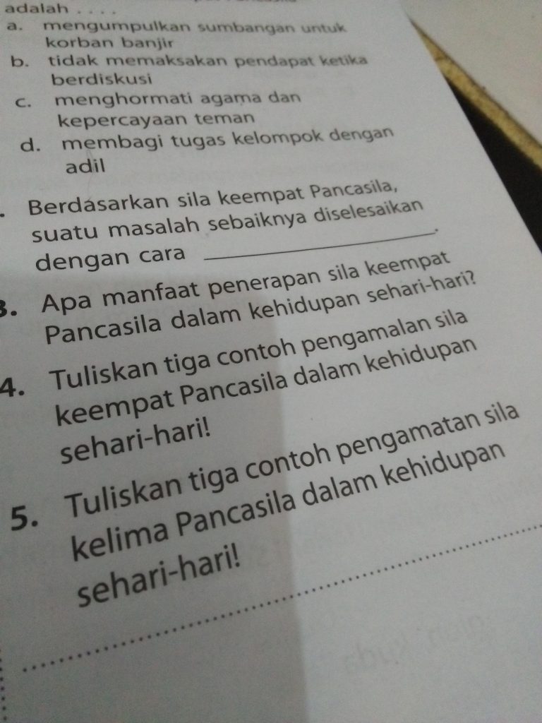 tuliskan-tiga-contoh-pengamatan-sila-kelima-pancasila-dalam-kehidupan-sehari-hari_1725290820